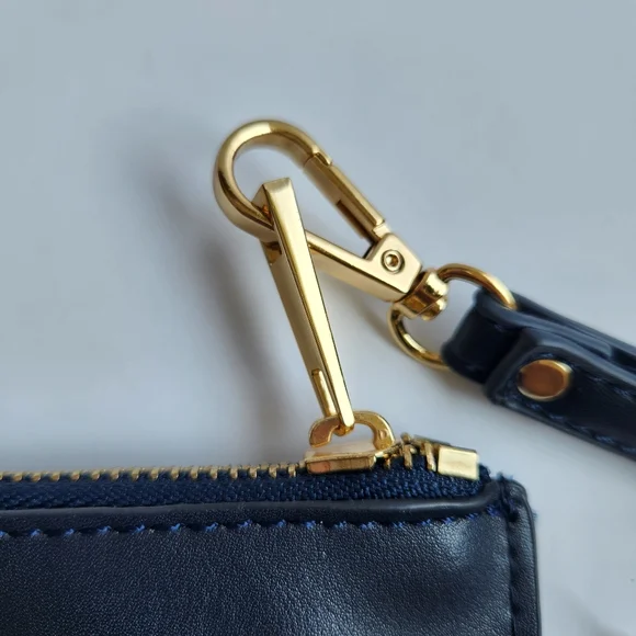 Savanna Genuine Leather Navy Wristlet Pouch Bag Zipper Soft New With Tags - Picture 10 of 15